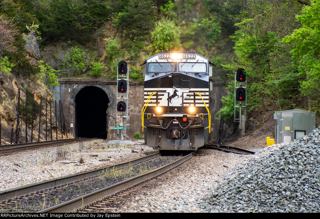 11T splits the signals at Montgomery